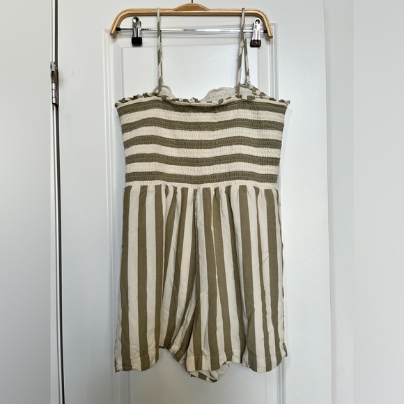 American Eagle striped romper with detachable straps size large item 06-28 - Picture 3 of 10
